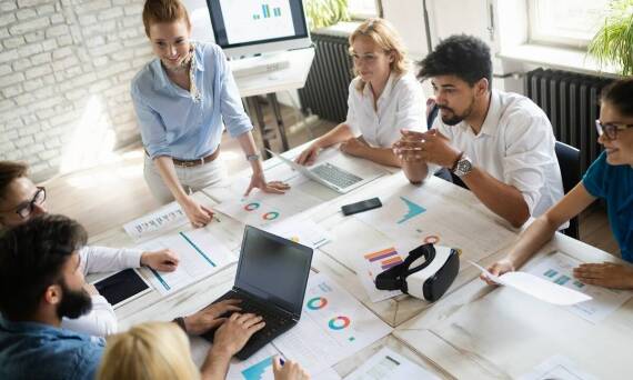 Jak doradztwo gospodarcze wspiera decyzje strategiczne w restrukturyzacji?