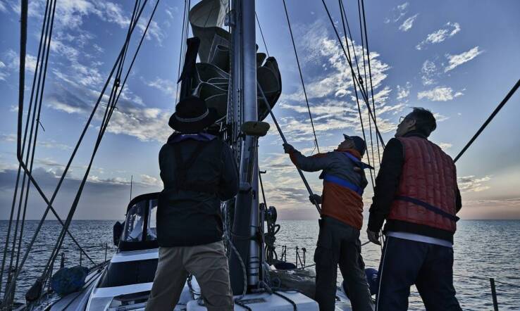 Jakie techniki manewrowania można opanować na kursie sternika motorowodnego?