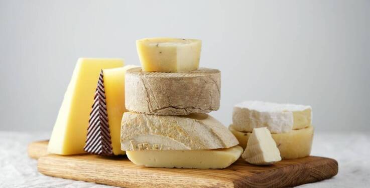 Kosze pełne tradycyjnych smaków jako upominek dla dziadka