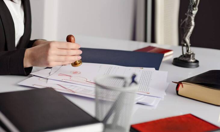 Jakie są opłaty notarialne przy sporządzaniu umowy sprzedaży nieruchomości?