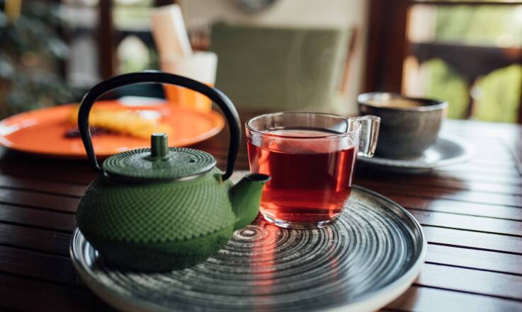 Jak podawać herbatę w restauracji, by zachwycić gości?