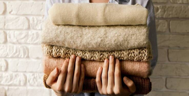 Jak dbać o kardigan biały, aby służył na dłużej?