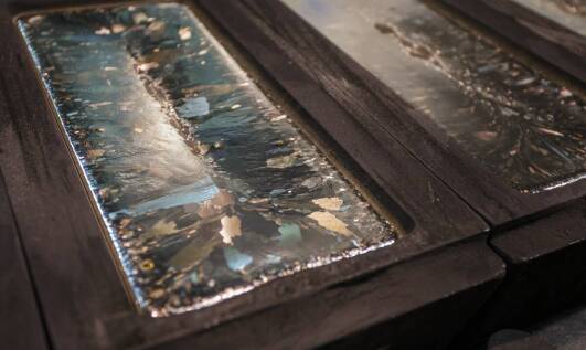 Szklane rzeźby a oświetlenie: jak światło wpływa na percepcję dzieła