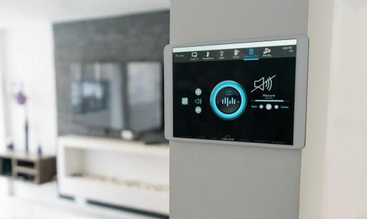 Nowoczesne systemy alarmowe i monitoring – co warto wiedzieć przed montażem?