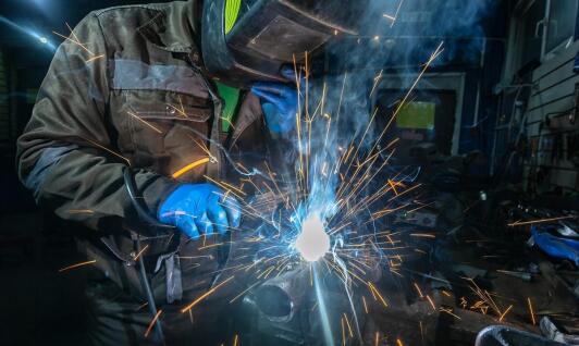 Bezpieczeństwo podczas spawania aluminium: kluczowe zasady