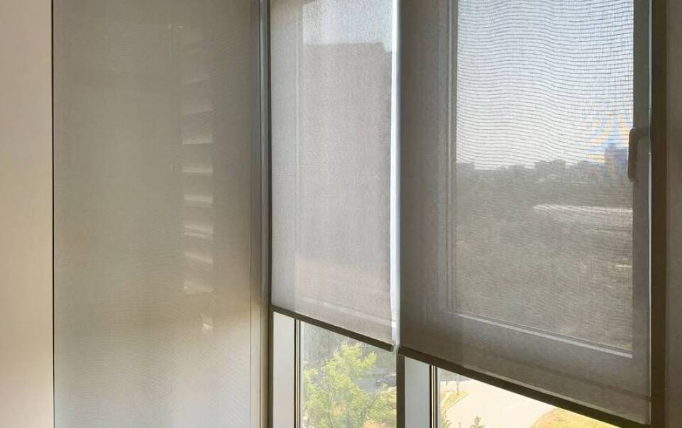 Moskitiery okienne a prywatność mieszkańców – jak to działa?
