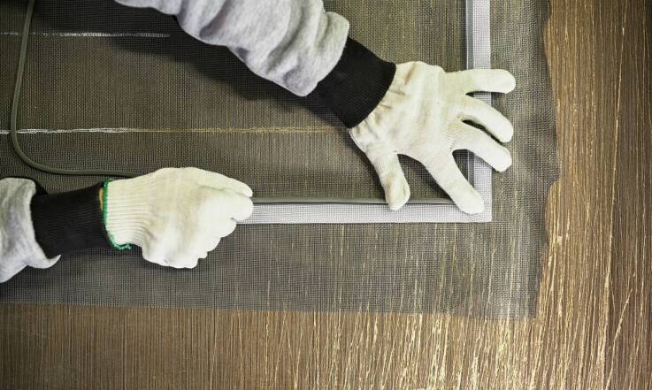 Jakie techniki naciągania płótna najlepiej sprawdzają się przy krosnach malarskich na wymiar?