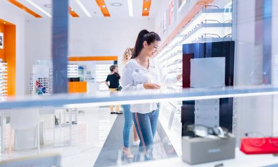 Jak "Okulista pod Lipami" wspiera klientów z problemami ze wzrokiem?