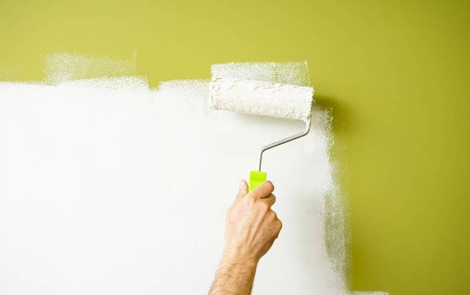 Jak dobrać farby do malowania wnętrz?