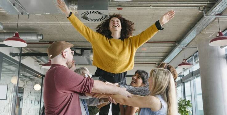 Organizacja imprez firmowych z laser paintball - budowanie zespołu przez zabawę