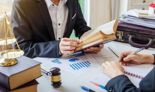 Wsparcie prawne dla osób poszkodowanych w zdarzeniach losowych – co oferuje kancelaria?