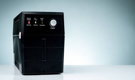 Zasilanie UPS jako element wsparcia aparatury laboratoryjnej