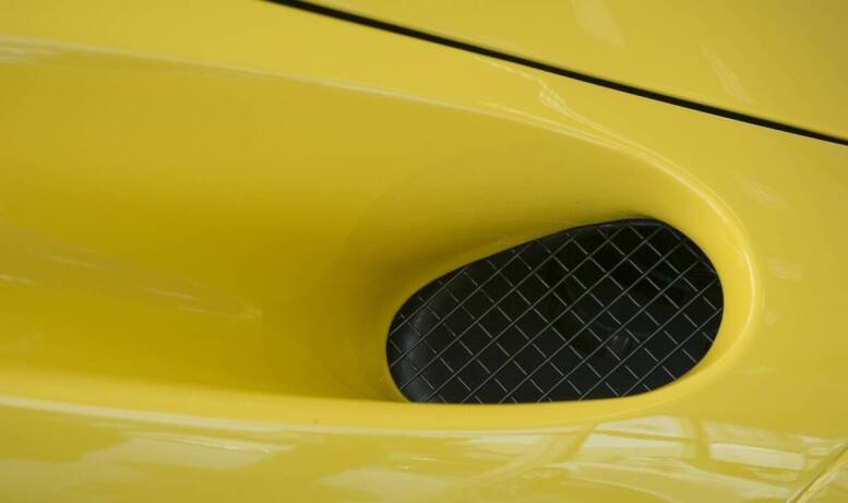 Gdzie znajduje się filtr powietrza w Seacie Leonie?