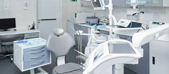 Jakie są kluczowe zasady higieny jamy ustnej według dentystów z Wilanowa?
