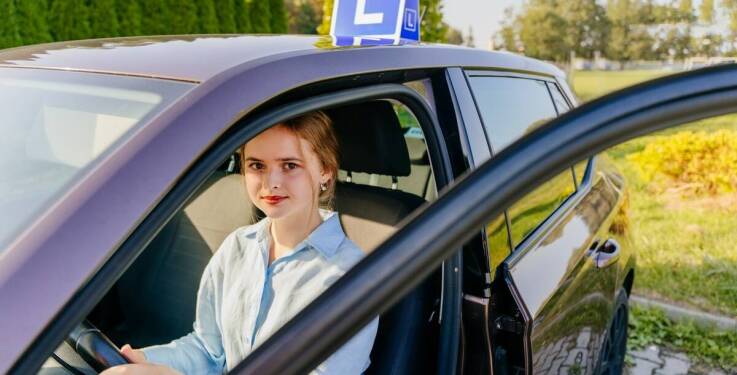 Rola jazd doszkalających w zwiększaniu pewności siebie za kierownicą