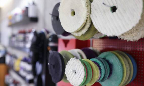 Czy warto inwestować w wysokiej jakości podkładki do polerki samochodowej?