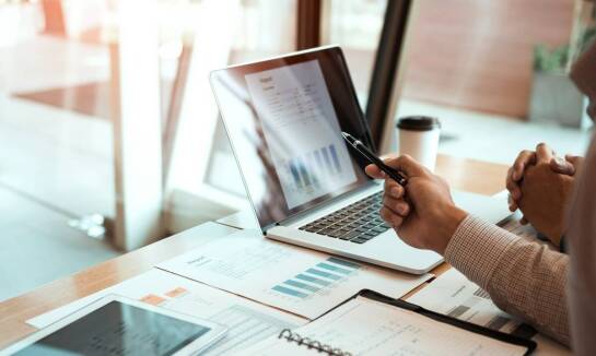 Jakie rabaty można uzyskać przy hurtowym zakupie oleju napędowego?