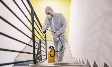 Jakie obiekty oprócz placówek medycznych wymagają regularnej dezynfekcji?