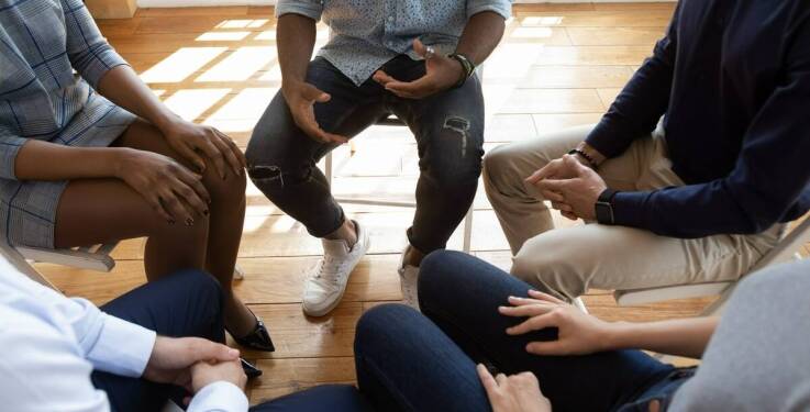 Jakie wyzwania napotykają pacjenci podczas psychoterapii grupowej?