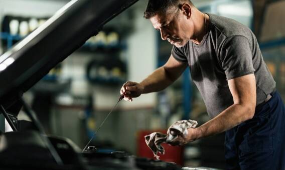 Jak często należy wymieniać olej w samochodach dostawczych?