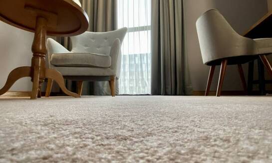 Kiedy i gdzie warto zastosować wykładziny podłogowe?