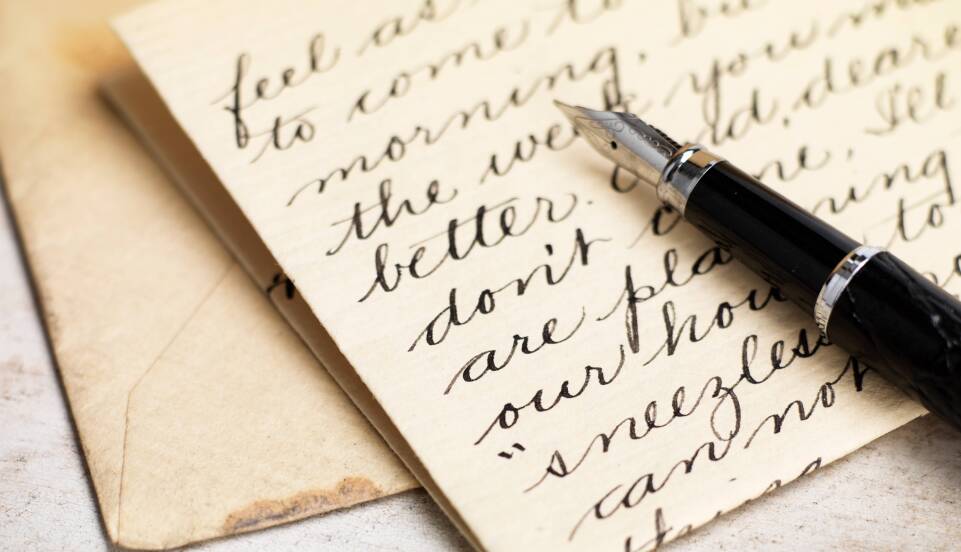 Kto pisał wiersze o miłości – od klasyków po współczesnych poetów.