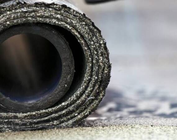 Hydroizolacje dachów płaskich – jak zapewnić długotrwałą ochronę?