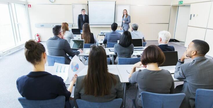 Rola usług BHP w minimalizowaniu ryzyka zawodowego