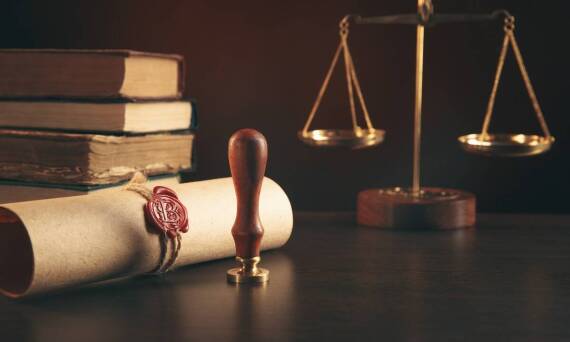 Rola notariusza w potwierdzaniu skuteczności umów: co warto wiedzieć?