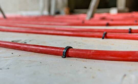 Rola profesjonalnego montażu kabli grzejnych w systemach przeciwoblodzeniowych