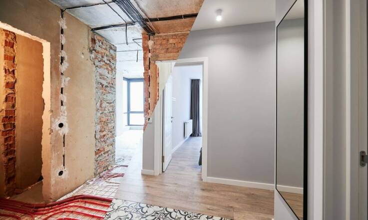 Deski szczecinek – zalety stosowania w budowie domów jednorodzinnych