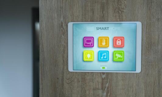 Wykorzystanie systemów Smart Home w instalacjach elektrycznych dla większego komfortu