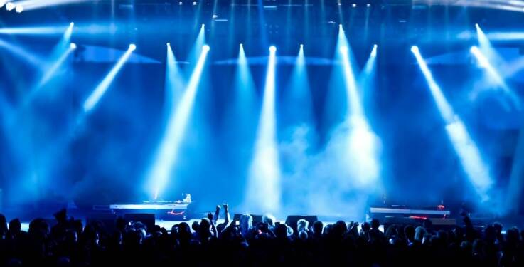 Jak iluzjoniści tworzą efekty magiczne na wydarzeniach biznesowych?