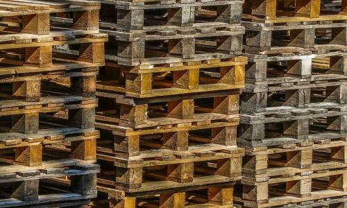 Jakie są ekonomiczne aspekty inwestycji w sprzedaż palet przemysłowych?