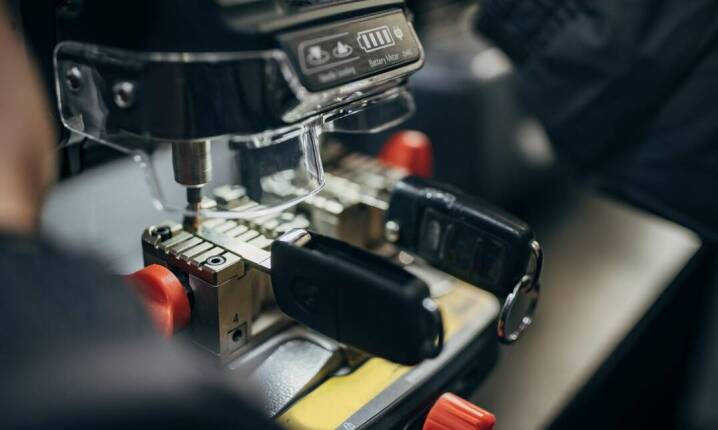 Dlaczego szybka reakcja jest kluczowa przy awaryjnym otwieraniu samochodów?