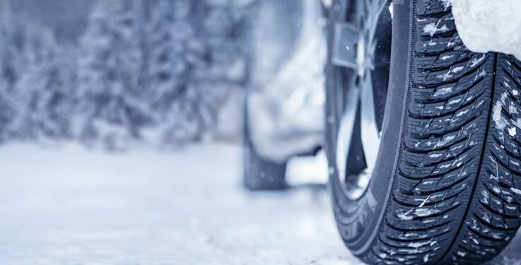 Dlaczego warto zainwestować w opony całoroczne 185 60 r15?