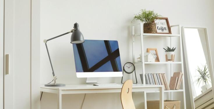 Wpływ fotela obrotowego z podnóżkiem na ergonomię przestrzeni pracy