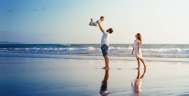 Bezpieczny pobyt z dziećmi – jakie udogodnienia oferuje hotel w Jastrzębiej Górze?