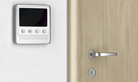 Zastosowanie wideodomofonów w budynkach wielorodzinnych – jakie daje możliwości?