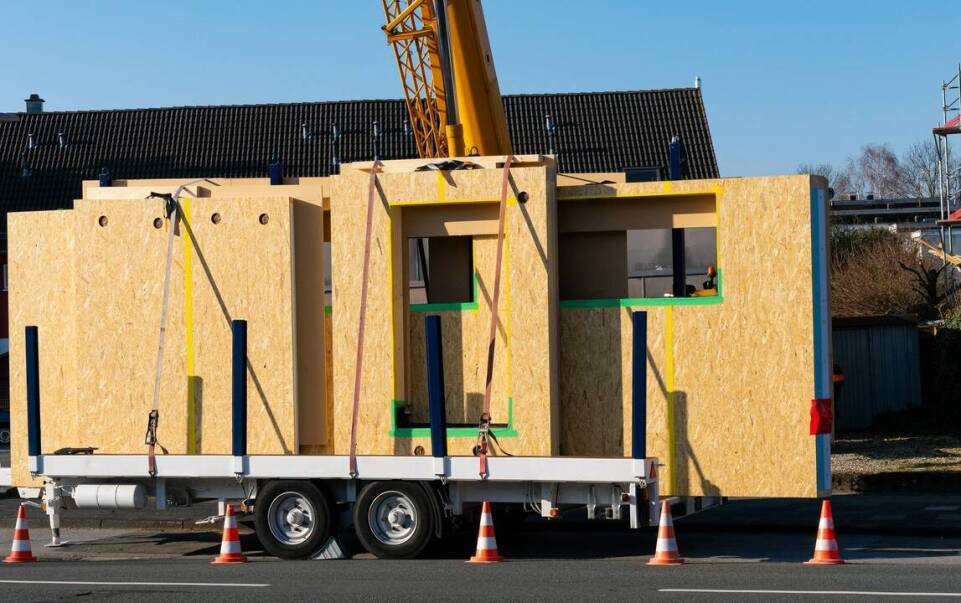 Transport prefabrykatów betonowych – jakie wyzwania mogą się pojawić?