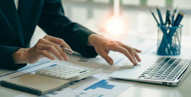 Jakie usługi oferuje księgowość dla sektora małych i średnich przedsiębiorstw?