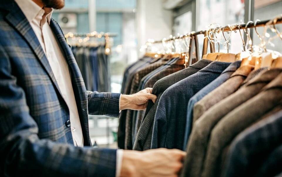 Dlaczego przymiarki są kluczowe w procesie szycia garniturów na miarę?