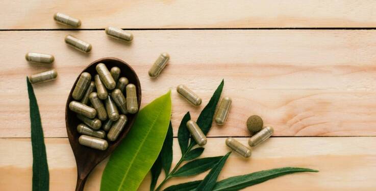 Jak suszone zioła wpływają na zdrowie jamy ustnej i gardła?