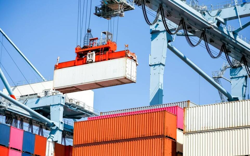 Przemieszczanie kontenera mieszkalnego drewnianego – jak to wygląda w praktyce?