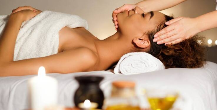 Aromaterapia w masażu relaksacyjnym – jak zapachy wpływają na Twoje samopoczucie?