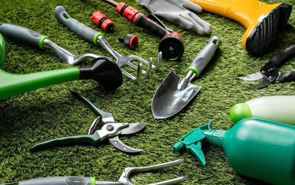 Noże do kosiarek: jak dbać o ich konserwację i przechowywanie