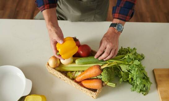 Warzywa obrane w cateringu – oszczędność czasu i zasobów