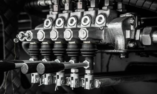 Przewaga hydrauliki siłowej w systemach transportowych