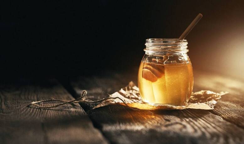 Czy miód podnosi cukier i jak wpływa na organizm?