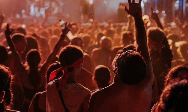 Oprawa muzyczna eventów - jak dostosować repertuar do oczekiwań gości?